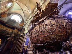 Corpus Christi Basilica, inside
